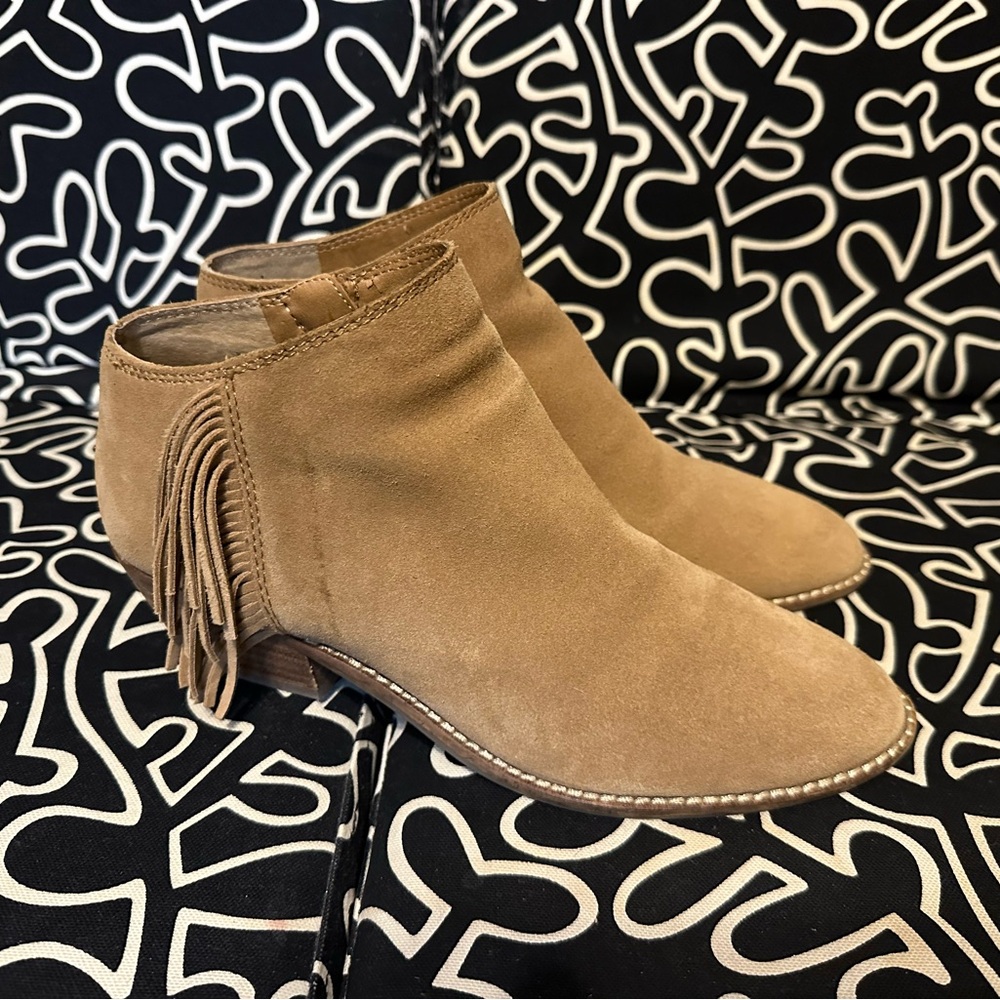 Lucky Brand Camel Color Suede Bootie Low Cut Boot with Fringe SZ 7.5 M